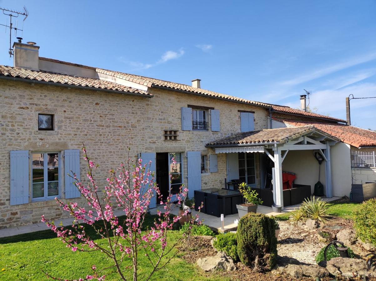 Les Chenets Bed & Breakfast Chenay  Exterior photo