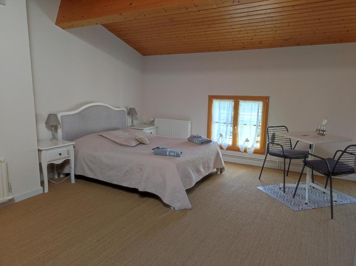 Les Chenets Bed & Breakfast Chenay  Exterior photo